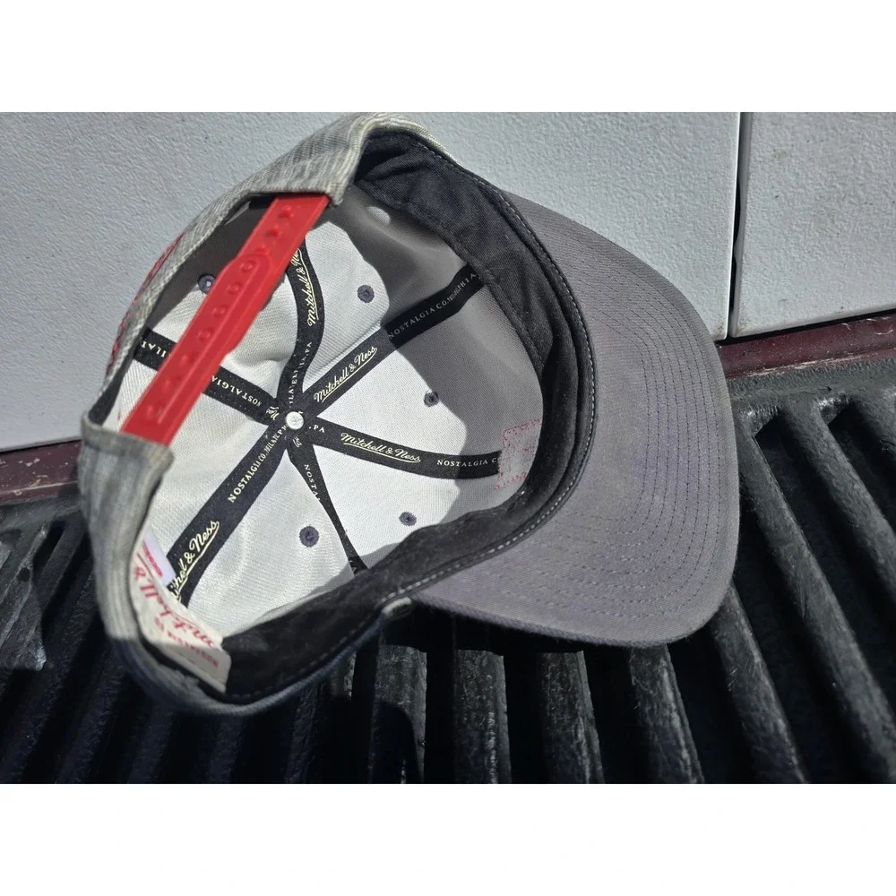 Mitchell & Ness Chicago Bulls Hat Snapback NBA Basketball Jordan Gray Black Cap